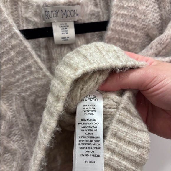 Ruby Moon Tan V-Neck Cable Knit Sweater Vest - Picture 4 of 11